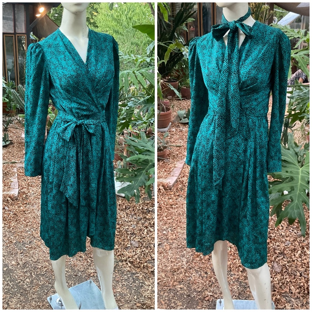 ♥️Vintage 80’s Liz Claiborne Printed Surplice Puff Sleeve Wrap Dress Size 4